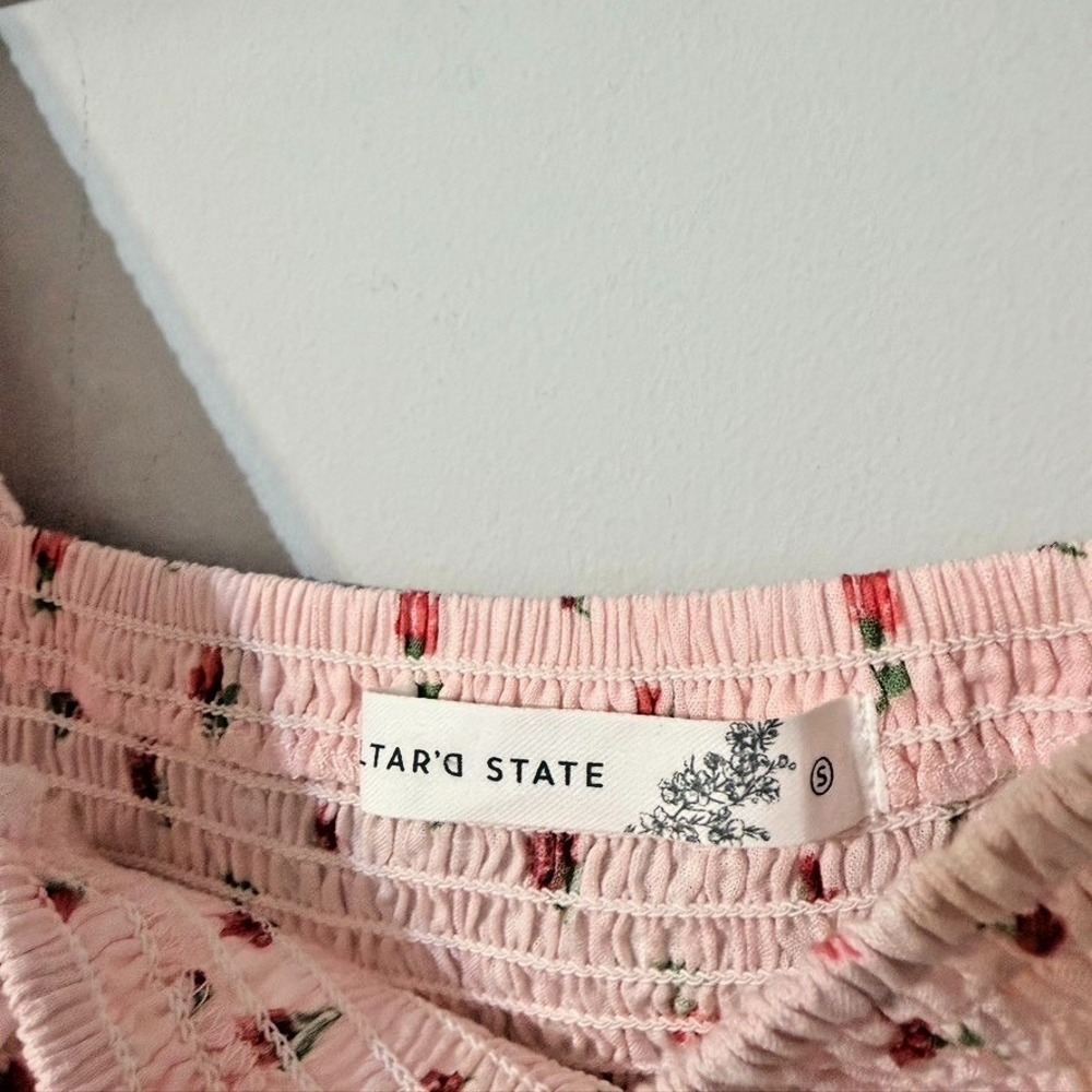 Altar'd State Morgan Pink Floral Smocked Top Women's Size S - Picture 3 of 5